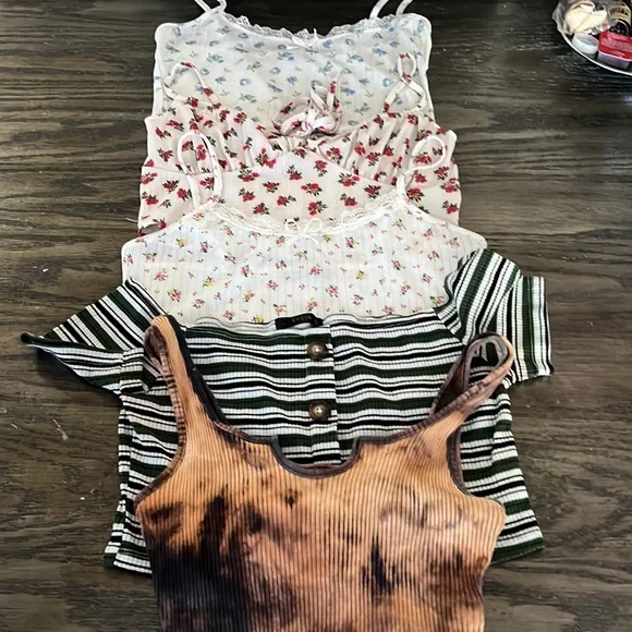 SHEIN CROP TOP SZ M - Picture 1 of 9